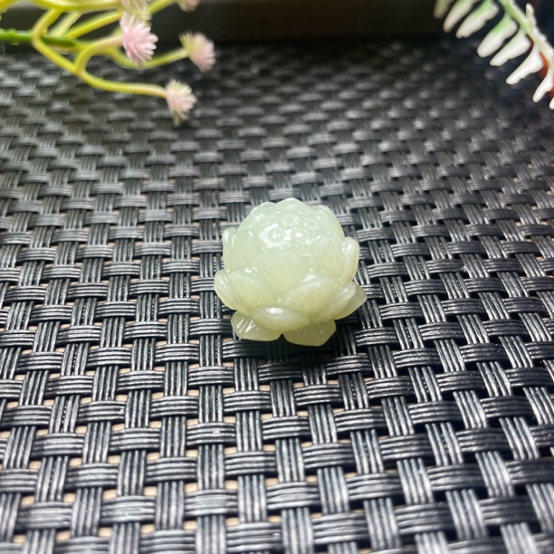 天然和田玉莲花珠子挂坠颈饰可爱百搭款