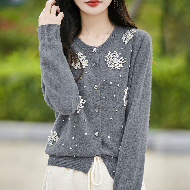 纯羊毛圆领开衫女水溶花钉珠外套韩版打底针织衫宽松百搭秋冬毛衣