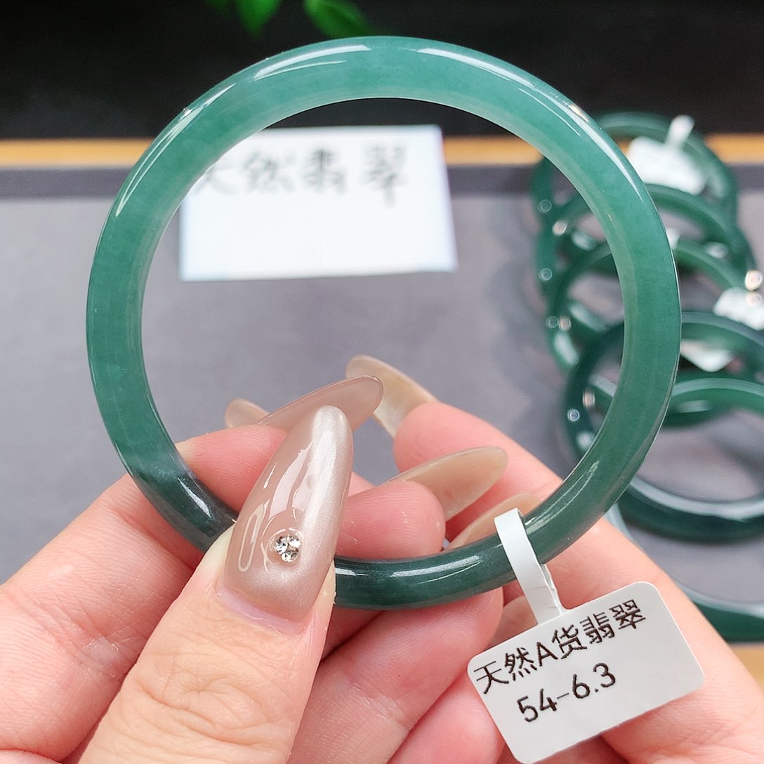 翡翠手镯（圆镯）未镶嵌