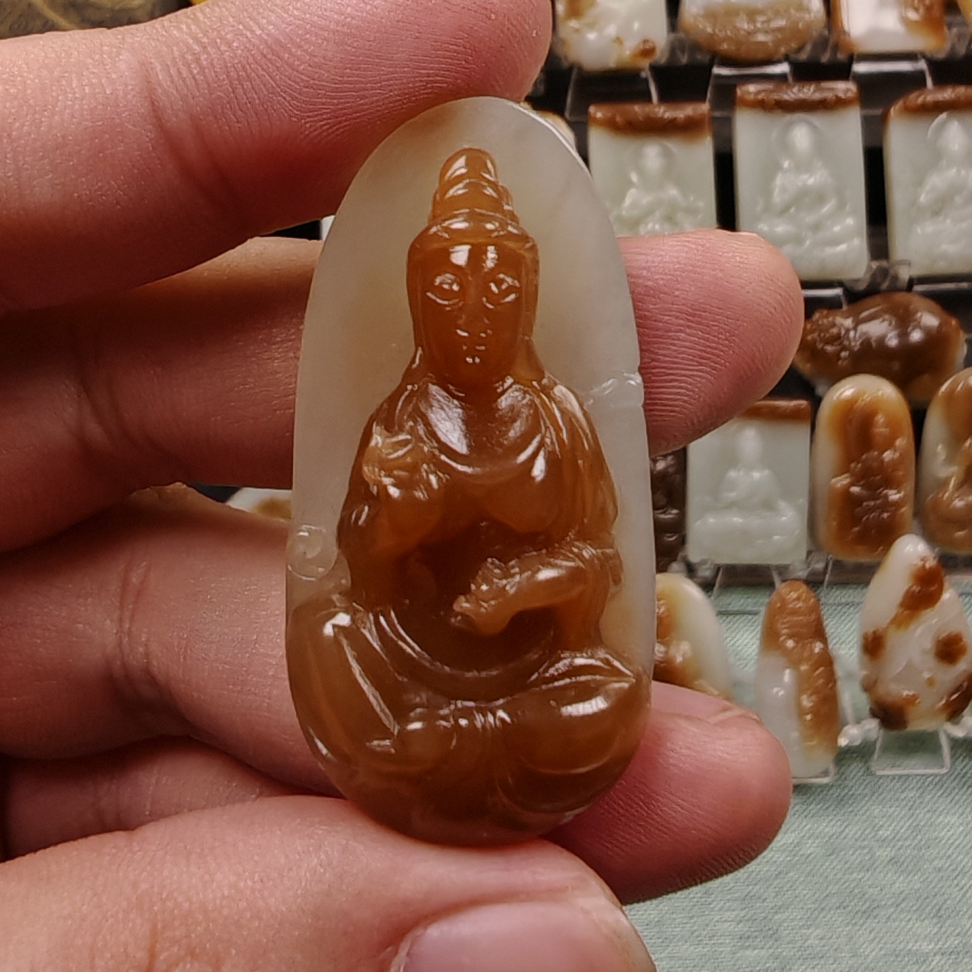 新疆和田玉且末料观音