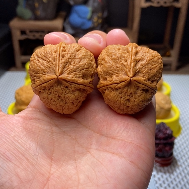 文玩核桃吊坠石玉三棱7