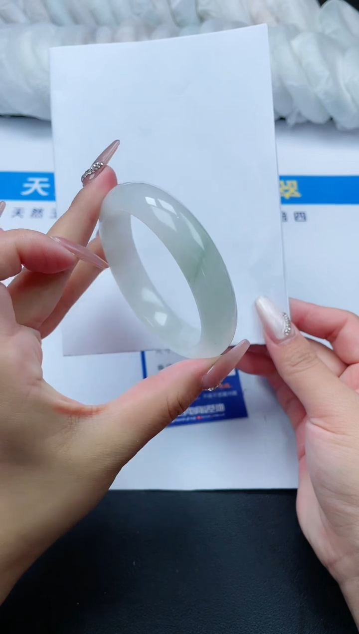 【闪购商品】石英质玉手镯未镶嵌622