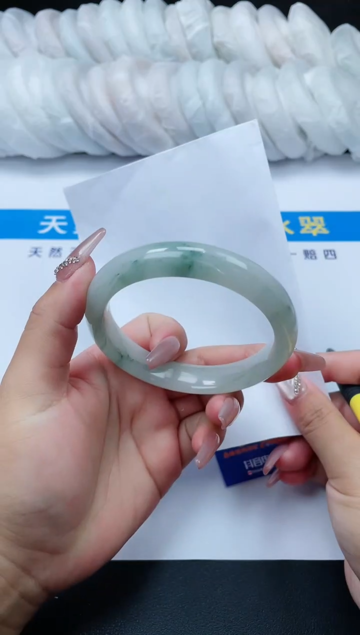 【闪购商品】石英质玉手镯未镶嵌167