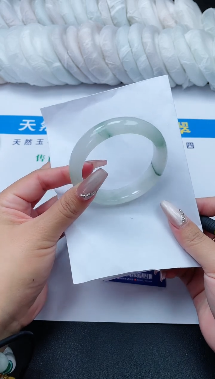 【闪购商品】石英质玉手镯未镶嵌328