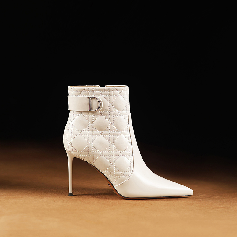 洋气细跟尖头短靴秋冬季新款时尚真皮品牌女靴子时髦高跟时装靴