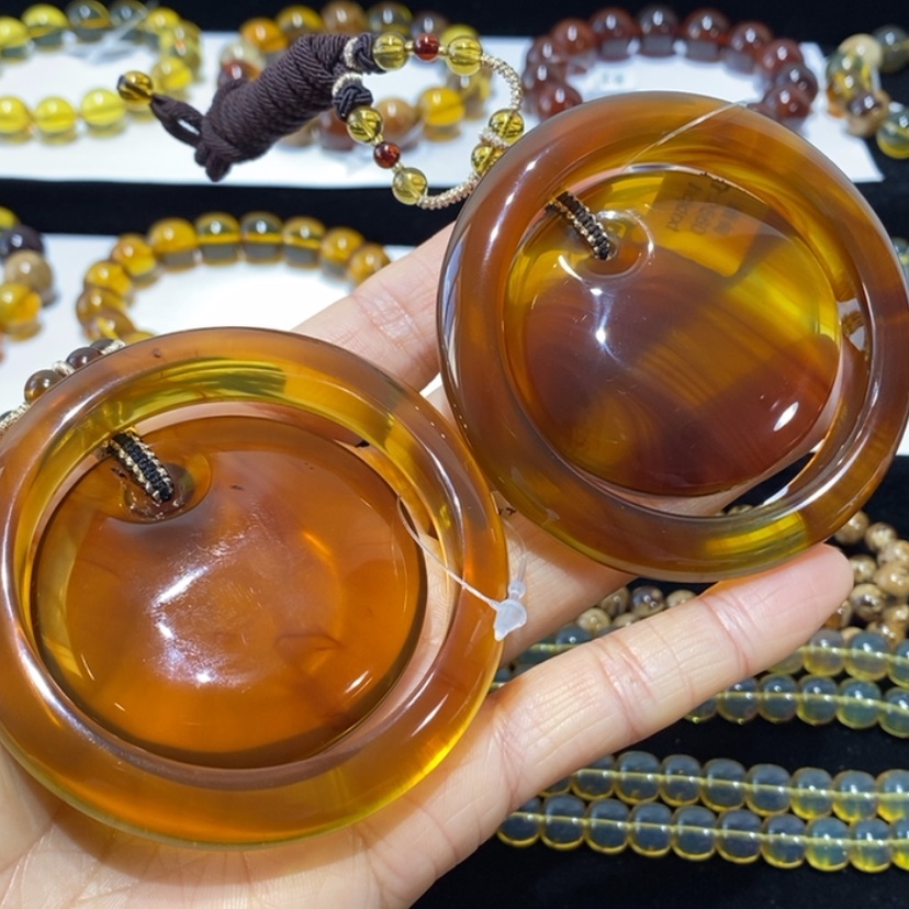 【闪购商品】琥珀裸石未镶嵌昆**意