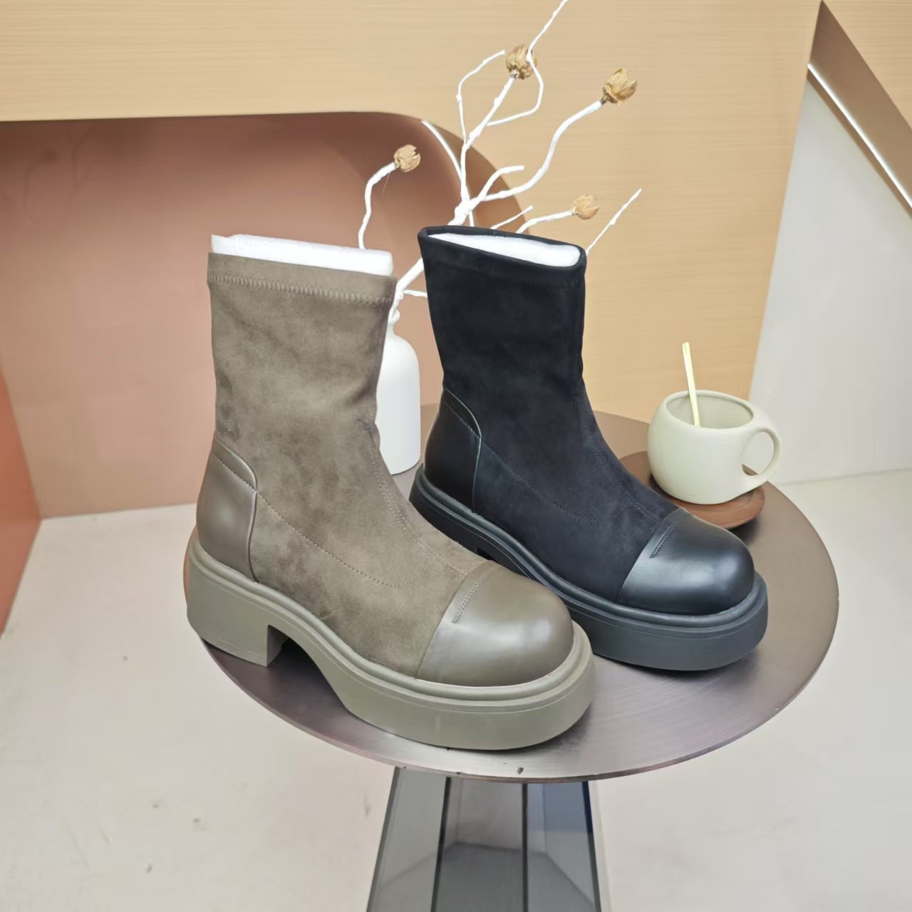 冬季新款冷粘工艺潮流百搭瘦瘦靴女士圆头时尚马丁靴 X 检 9126