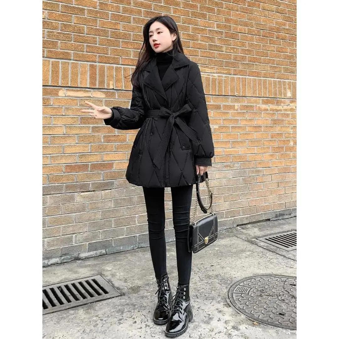 艾莱依2023新款女装冬修身收腰中长款羽绒羽绒服女黑色显瘦西装领