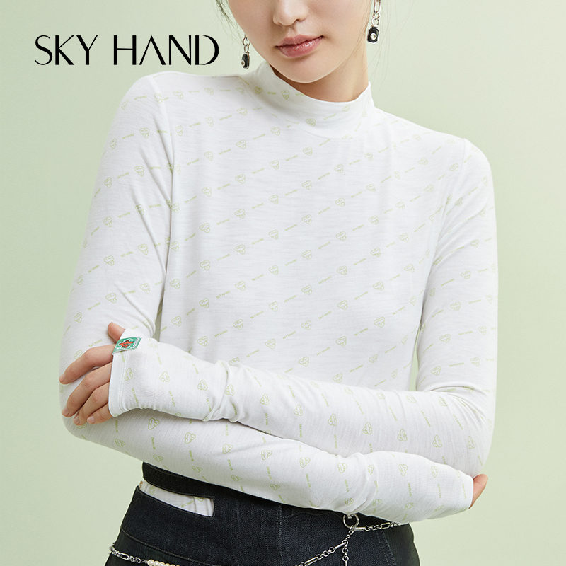 Sky Hand/天空之手白底印花打底衫女式修身简约长袖SKY-C22206