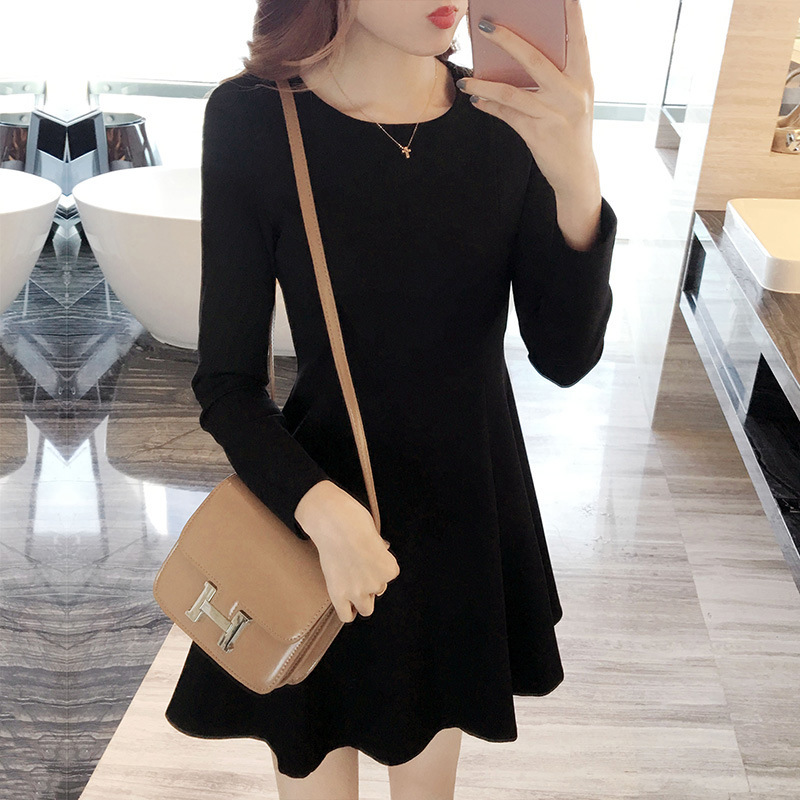 2025秋季复古大码长袖胖mm气质小黑裙遮肚打底法式a字连衣裙显瘦