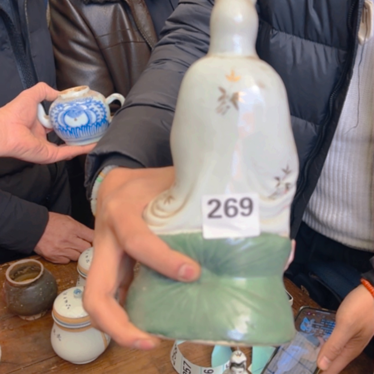 【闪购商品】瓷摆件峰*