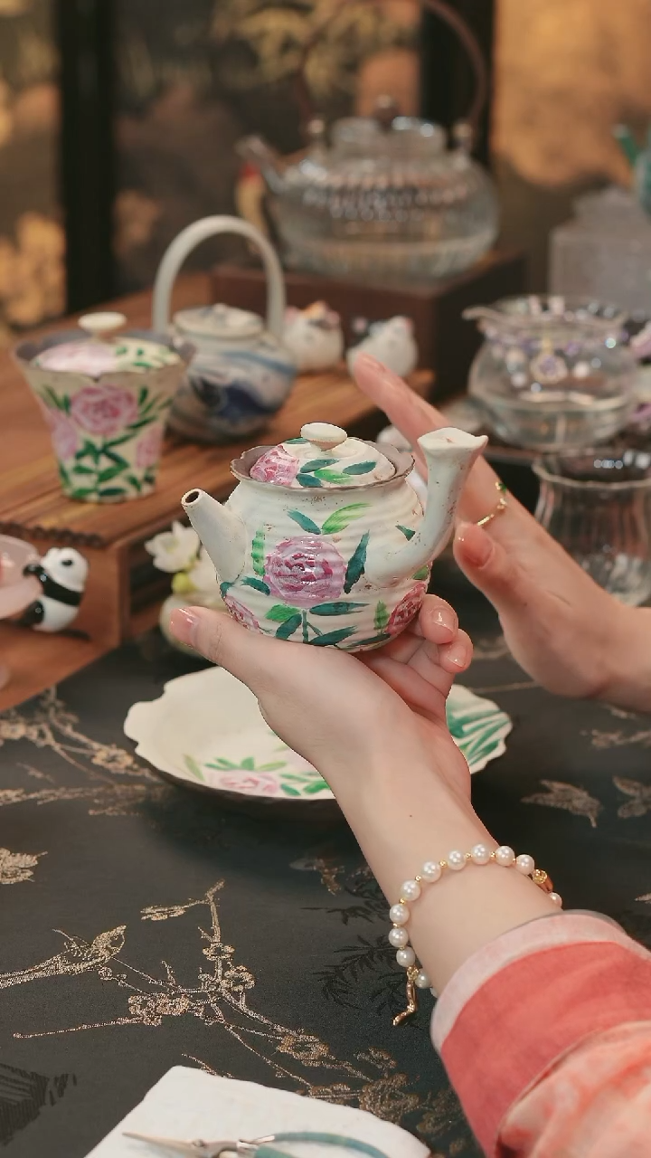 【闪购商品】侧把茶壶手绘玫瑰