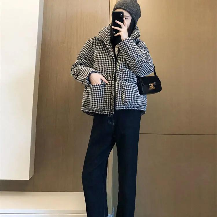 冬季千鸟格羽服女2023年新款冬季宽松加厚衣小个子短款袄外套显瘦