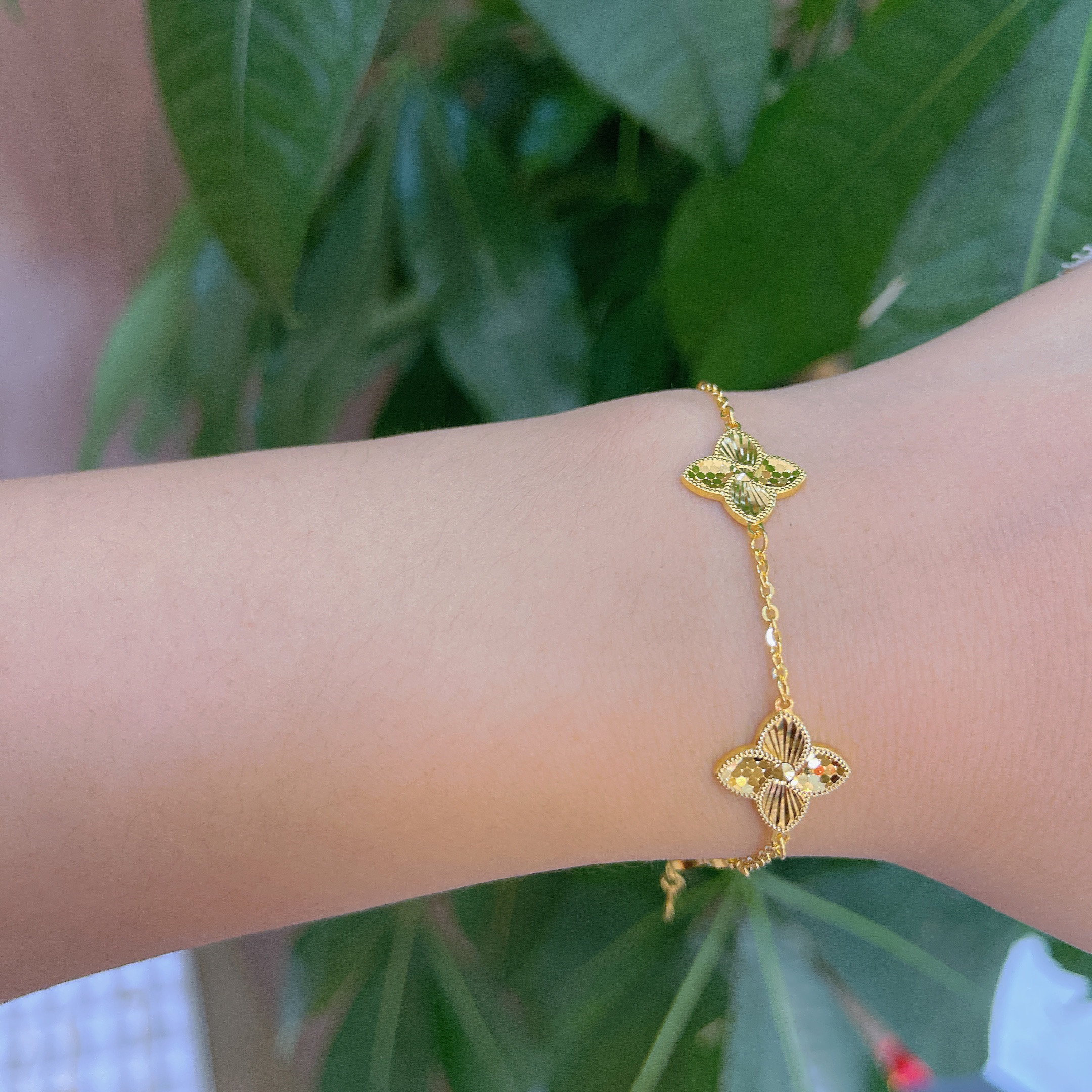 5G工艺足金999镭射鱼鳞爆闪幸运草黄金手链