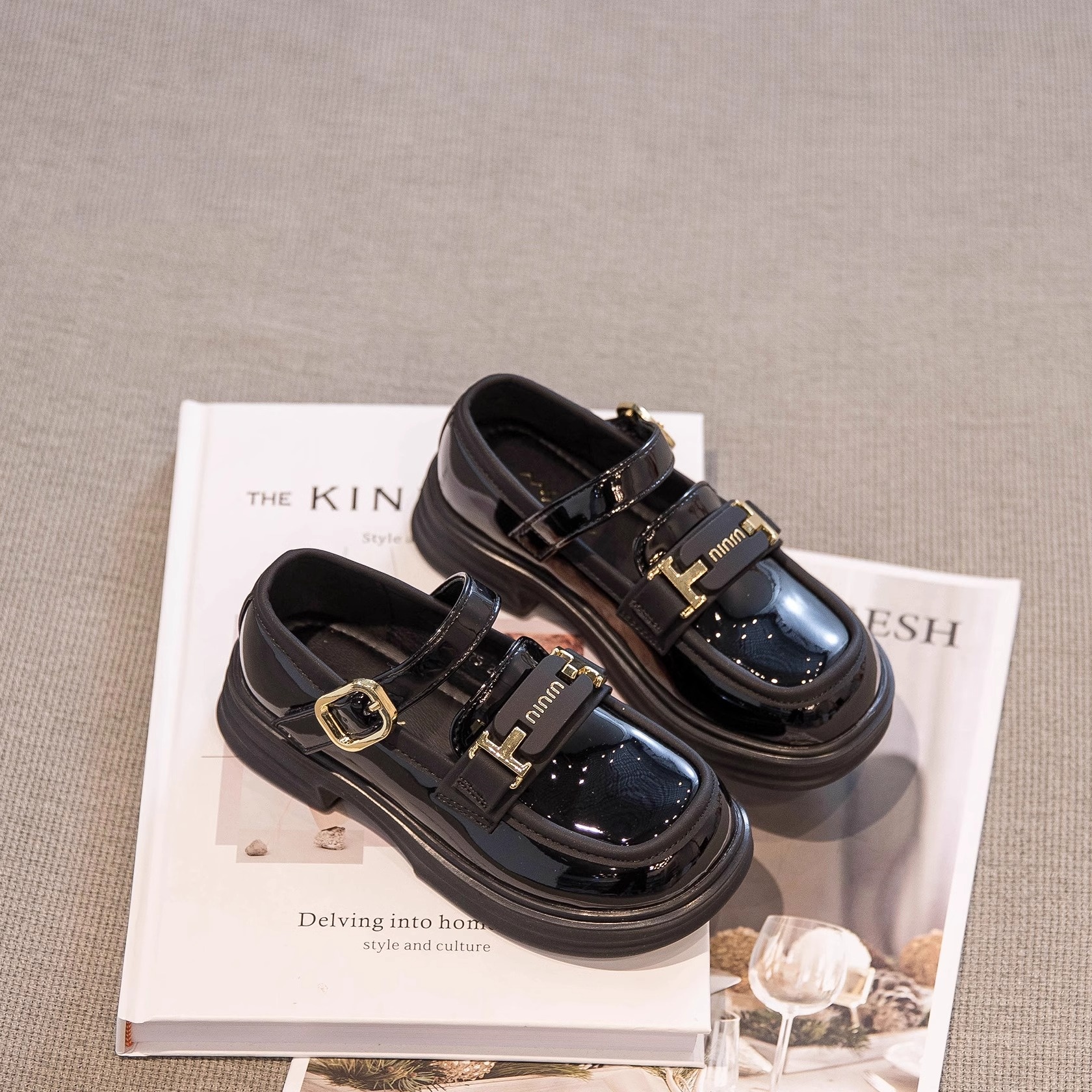 女童公主小皮鞋2024春秋新款儿童软底黑色英伦风中大童演出乐福鞋