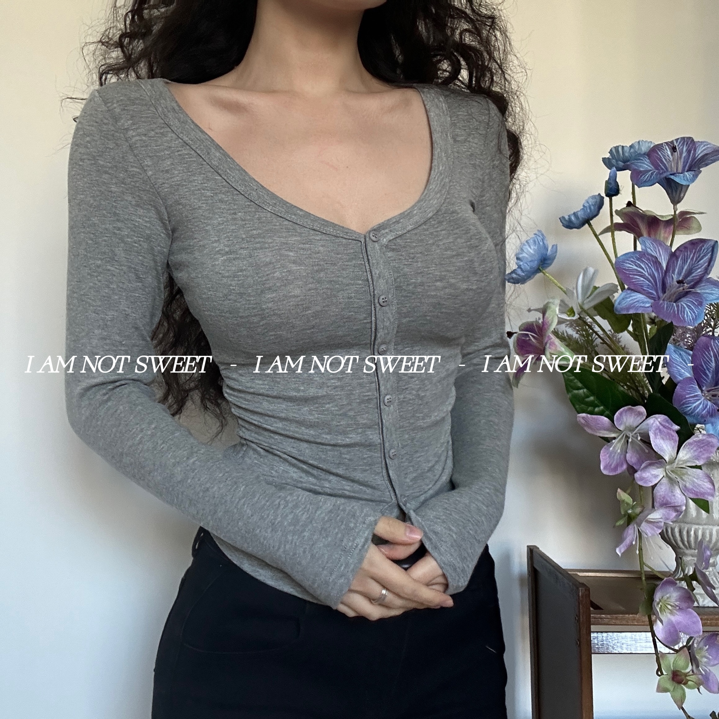 【花花不甜】秋冬法式柔软修身系扣基础打底上衣