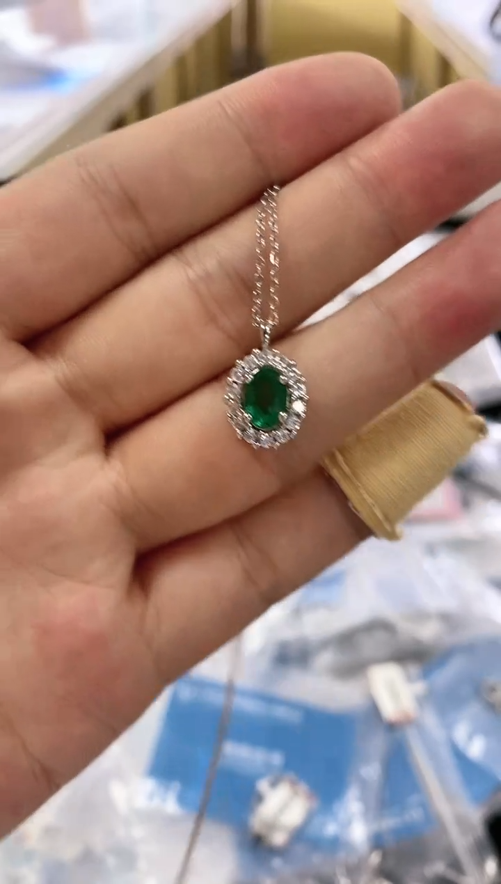 【闪购商品】祖母绿颈饰银S925镶嵌11111111111