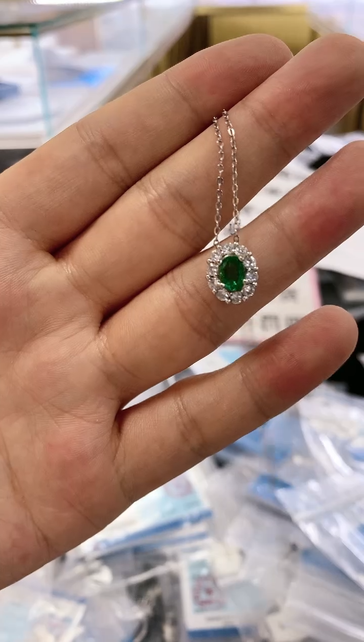 【闪购商品】祖母绿颈饰银S925镶嵌111111111111