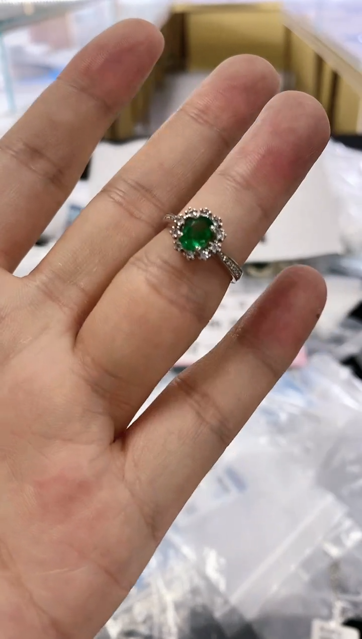 【闪购商品】祖母绿戒指银S925镶嵌11111111111
