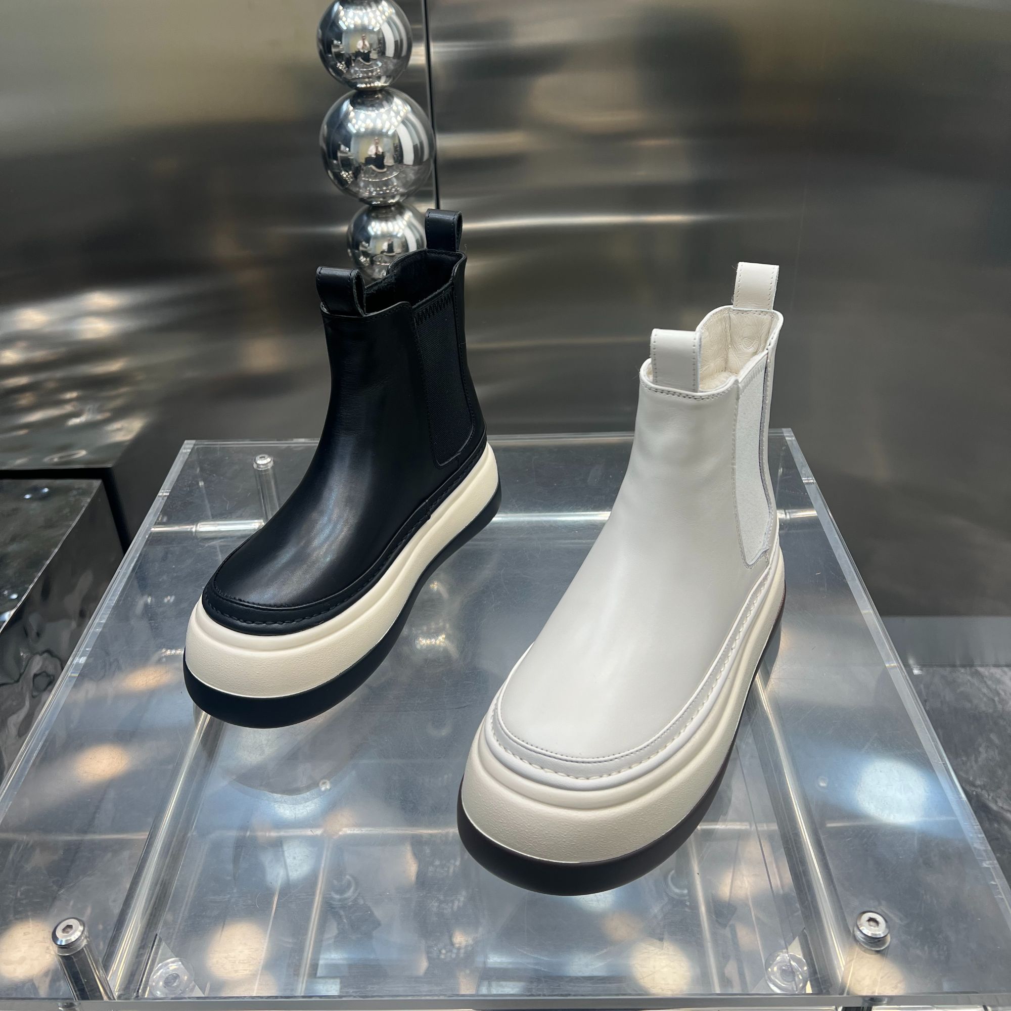 【现货】复古短靴2024秋冬新款厚底增高显瘦百搭时尚烟筒靴2202-2