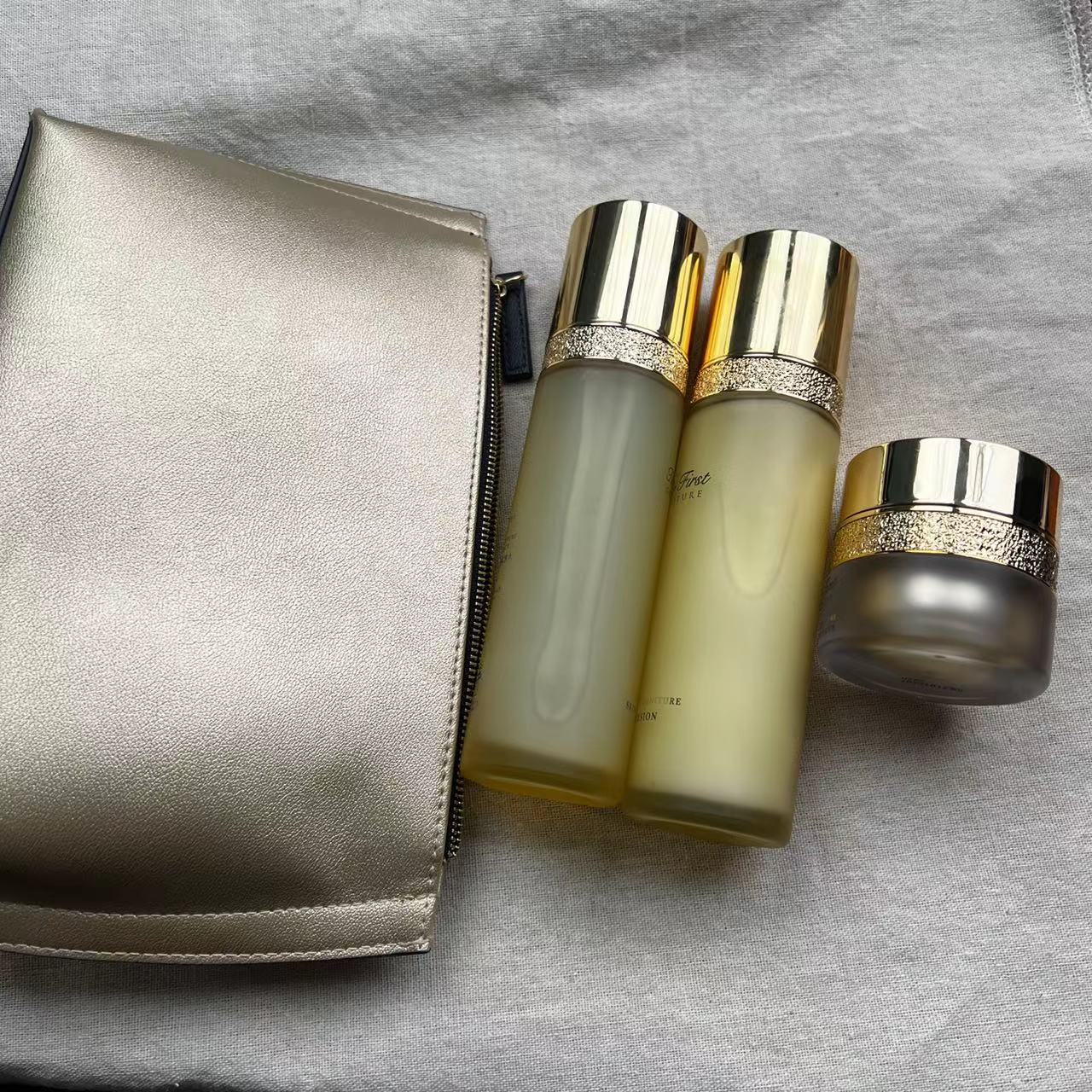 福福家红色的化妆包jin率系列