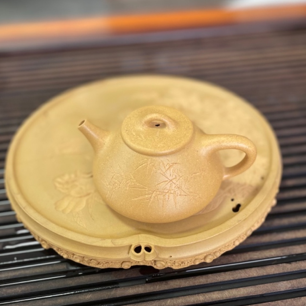 黄段子冶石瓢紫砂壶