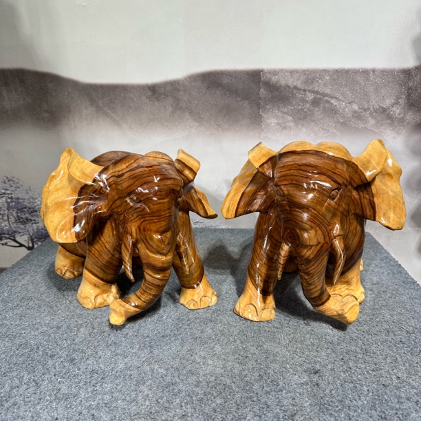 大象香樟木摆件品
