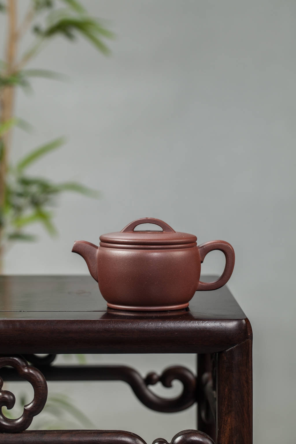 汉瓦壶，传统经典款。容量：180毫升左右泥料：原矿底槽青，精工半手