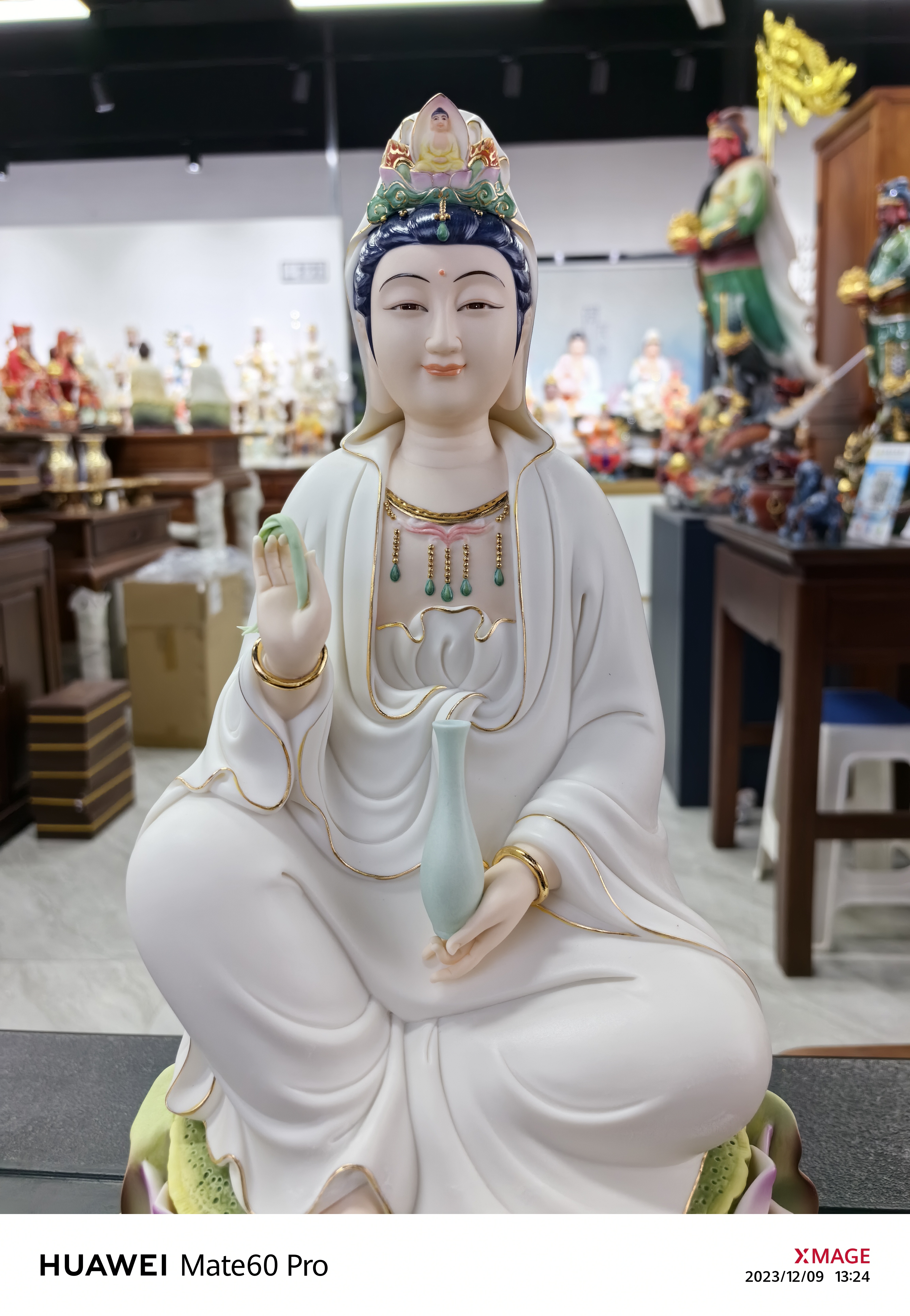 德化瓷观音白衣坐莲花16英寸高度