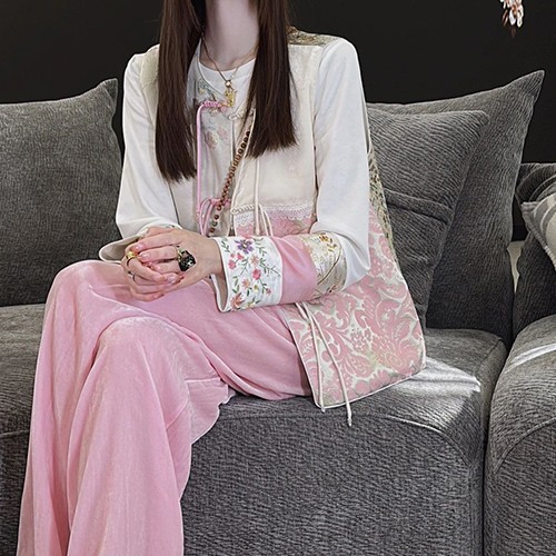 2025秋季新中式国风手工盘扣马甲轻奢高级感减龄拼接洋气坎肩