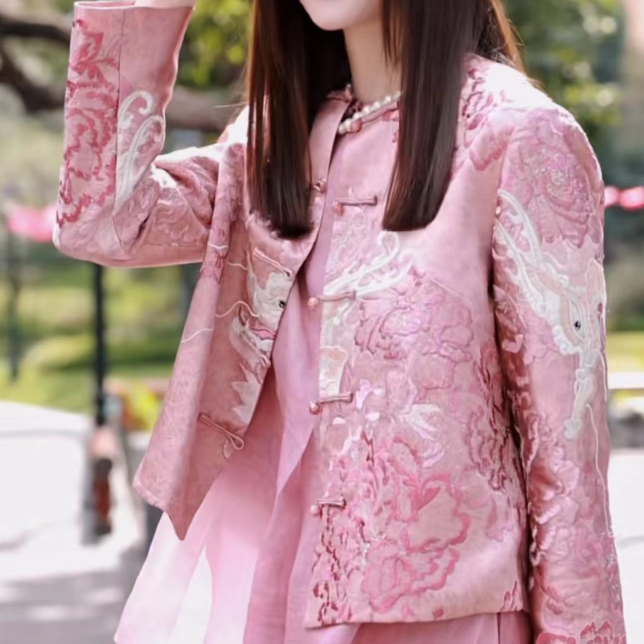 新中式国风醋酸外套2025春秋季新款圆领刺绣高级短款短外套