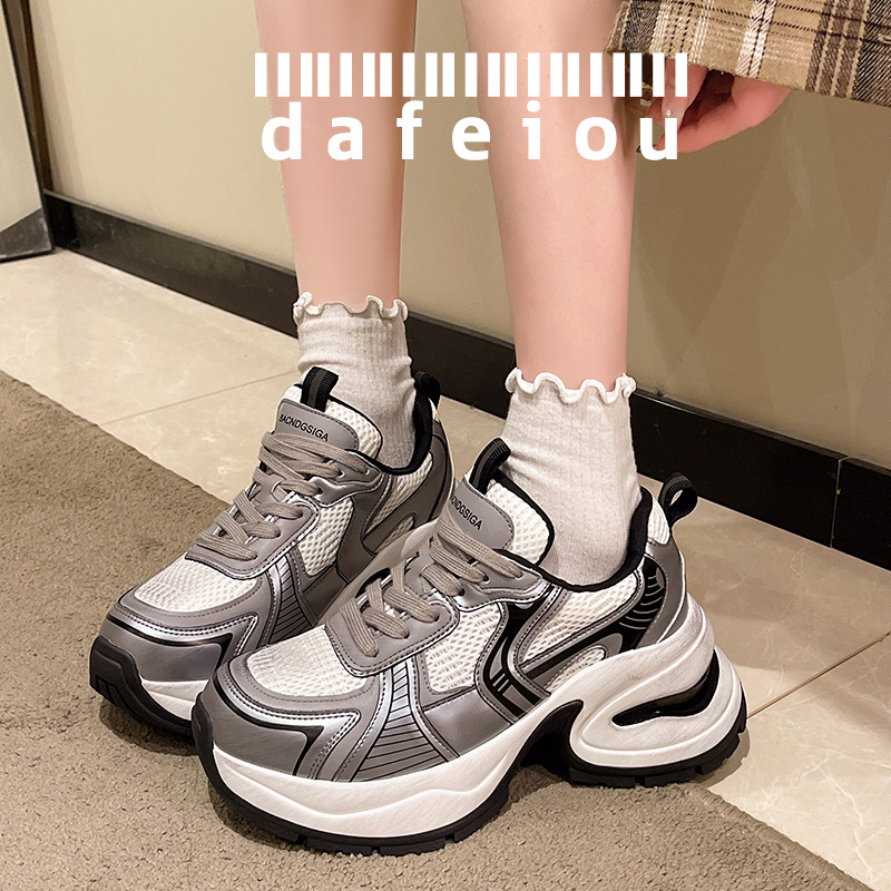 明星同款太空银厚底运动鞋女2024春季新款透气做旧老爹鞋春秋网红