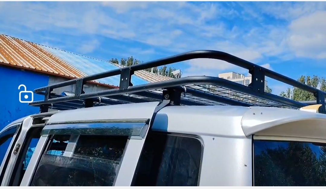 五菱荣光V款专用行李框，锰钢材质，带六个免打孔固定卡，无损按装