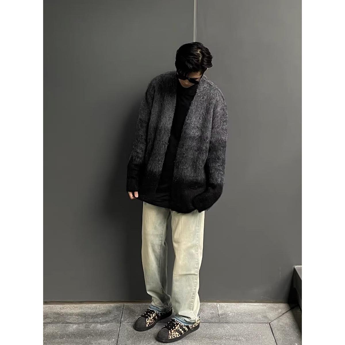 时尚秋冬百搭黑灰渐变拉毛无扣开衫毛衣外套休闲情侣高街宽松毛衣