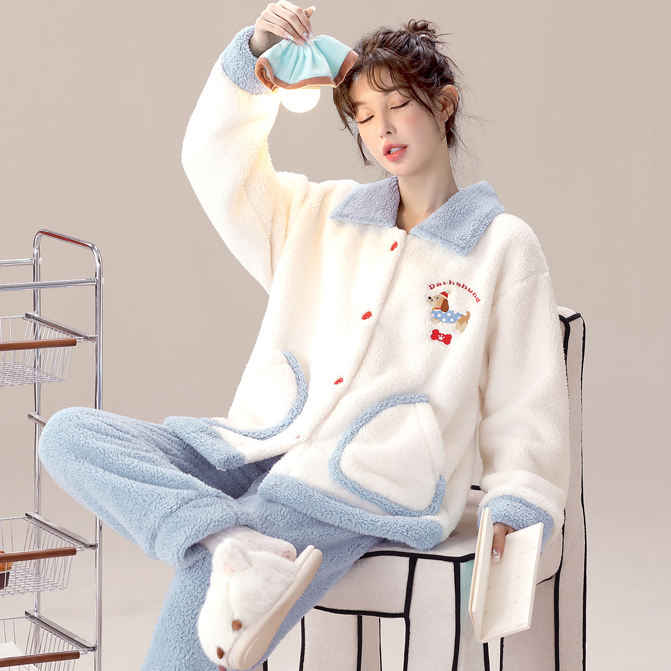 甜美可爱可外穿珊瑚绒睡衣两件套秋冬天新款女士法兰绒保暖家居服