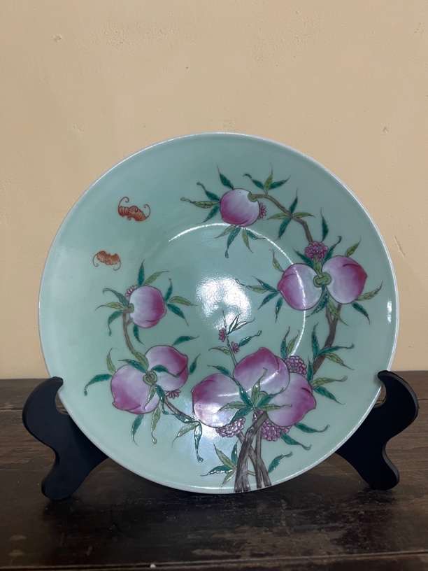 豆青釉粉彩九桃赏盘