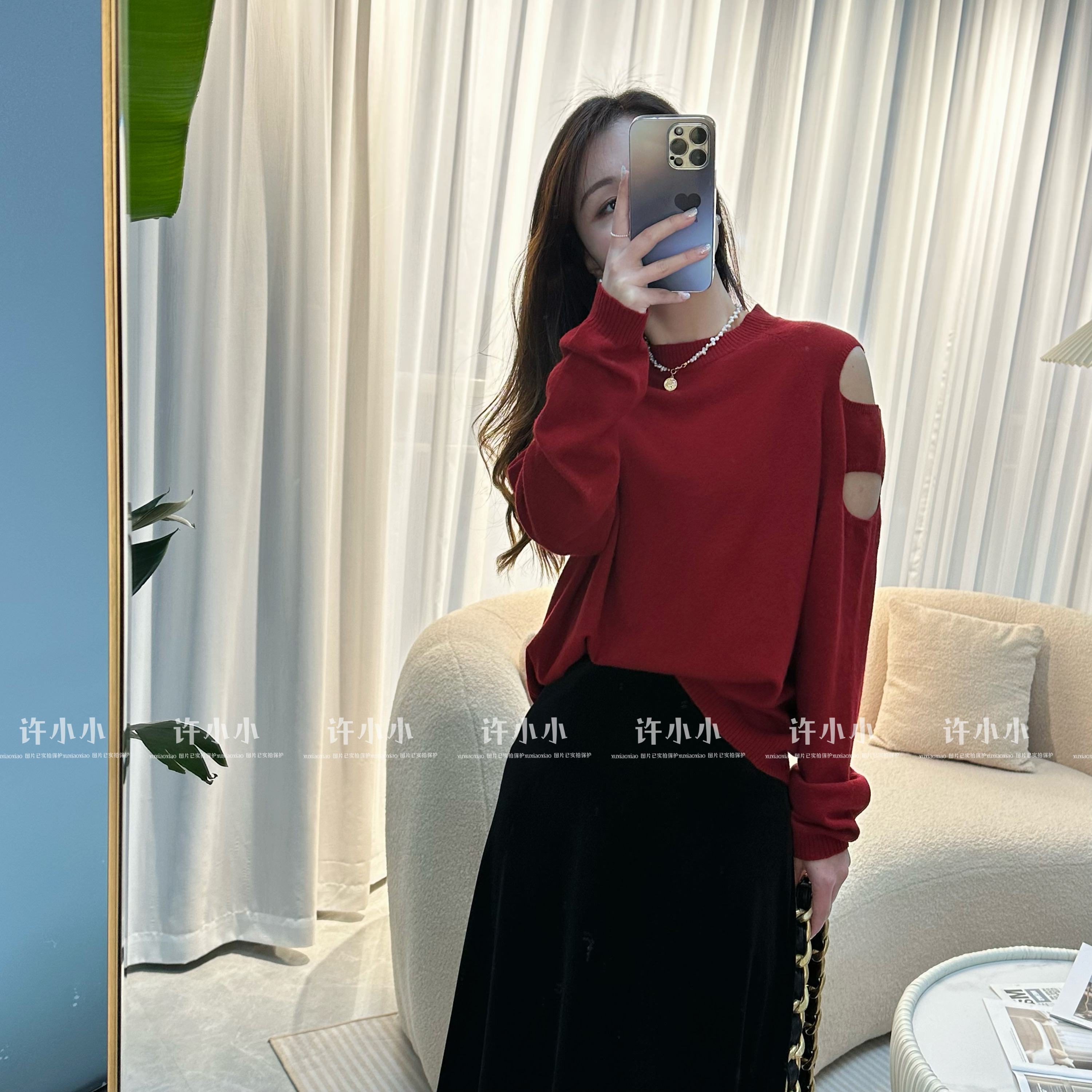 【许小小】秋季新款减龄设计感小心机露肩袖羊绒上衣 8322