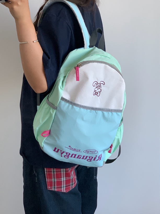 2024＜辣条小姐＞编码D501-D550时尚休闲双肩包女拼色百搭双肩背