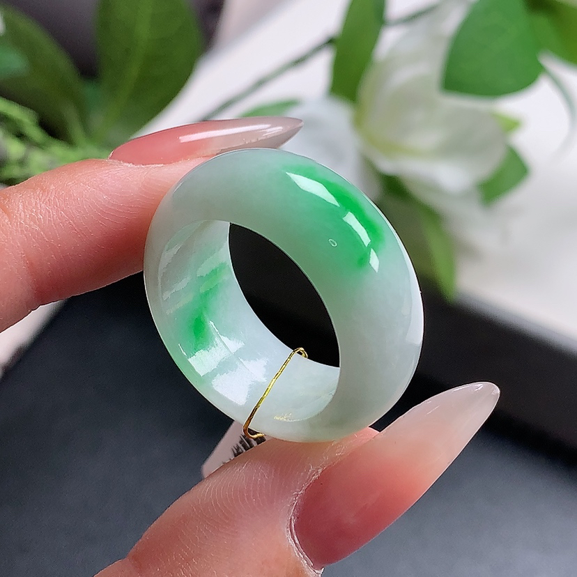 22圈 天然A貨缅甸翡翠板戒白底青飘阳绿S1809尺寸：20.3-11.1-4.5