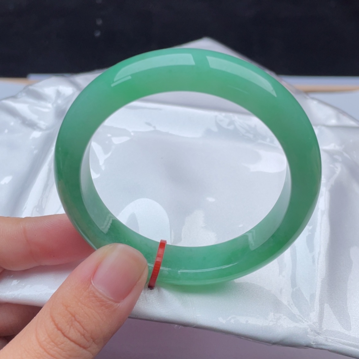 【闪购商品】翡翠手镯未镶嵌小*言