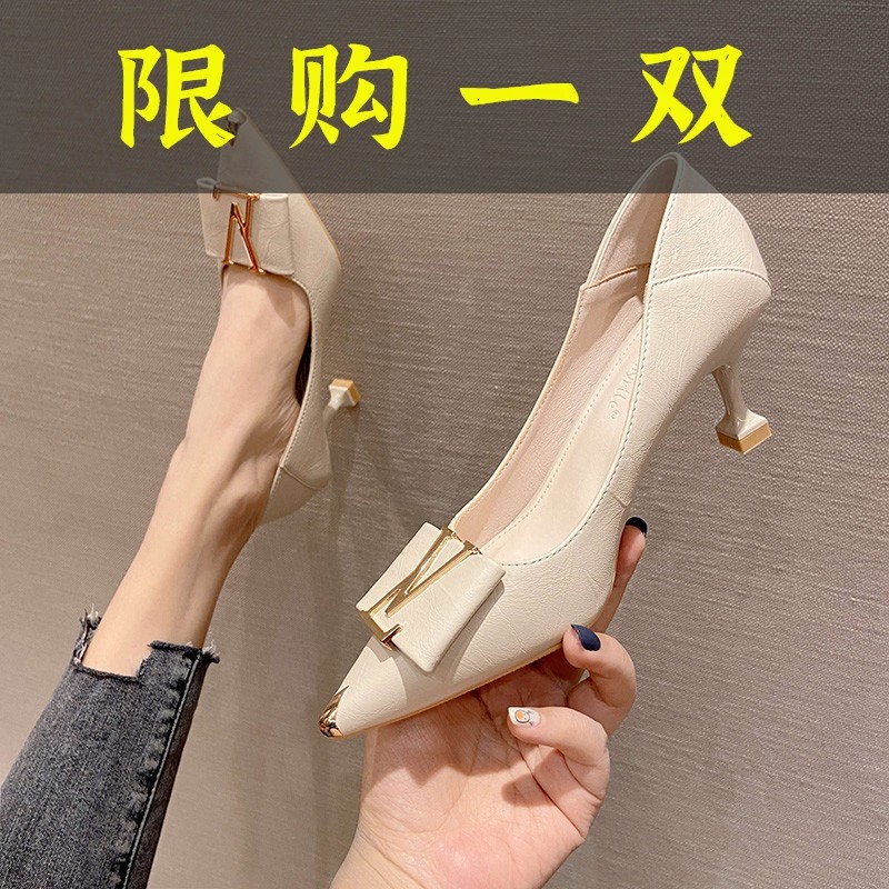 百丽纯爱法式高跟鞋气质软皮不磨脚尖头百搭方扣小跟单鞋女2023