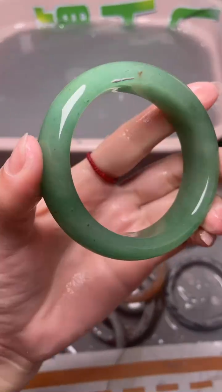 【闪购商品】石英质玉手镯未镶嵌56圈口