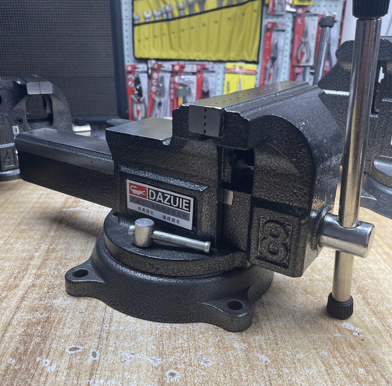 大嘴鄂工业级全钢台虎钳夹具平口钳八寸重型美式铸钢台虎钳42斤