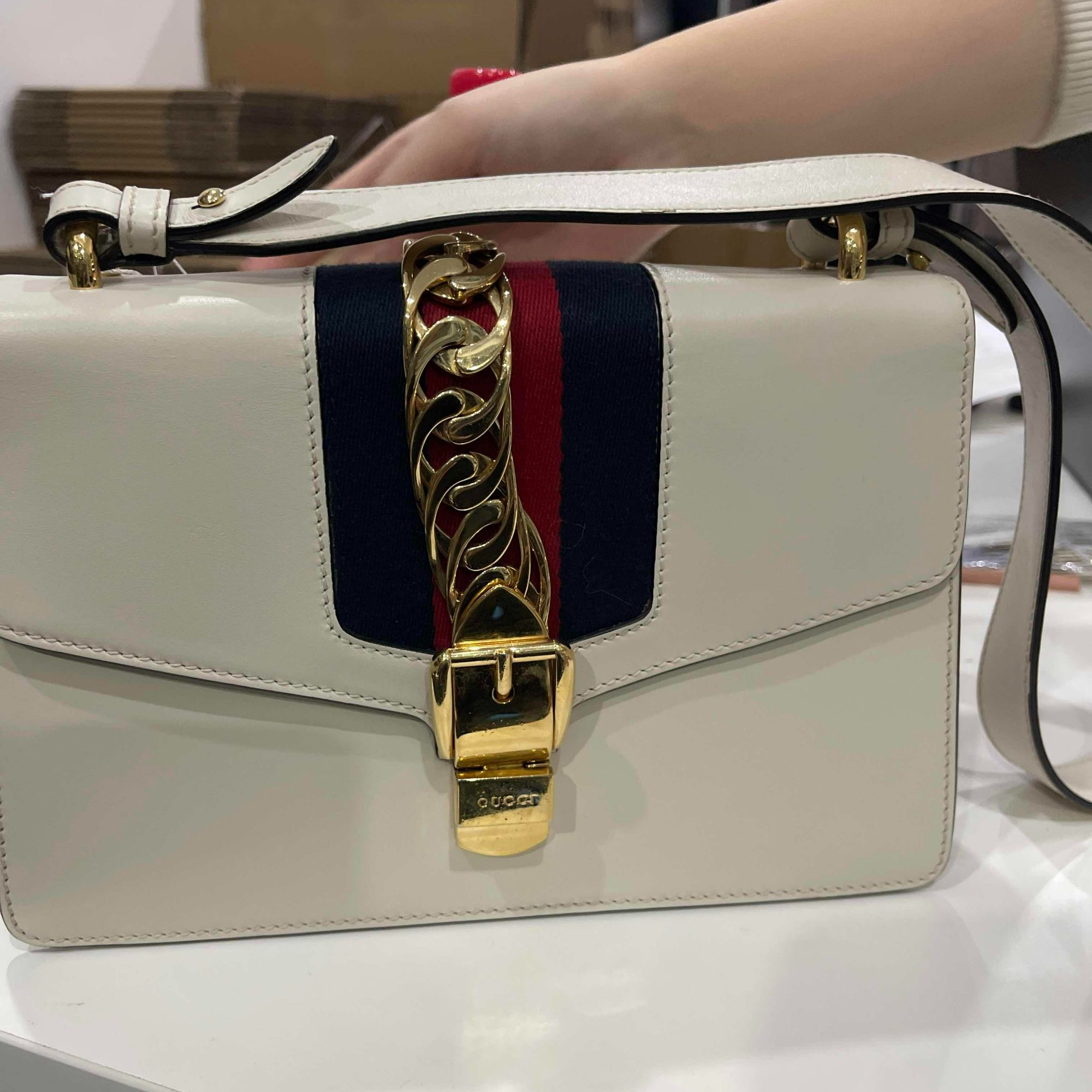95新 GUCCI/古驰 【桔夕佳佳】B16/白色塞尔维亚斜挎包