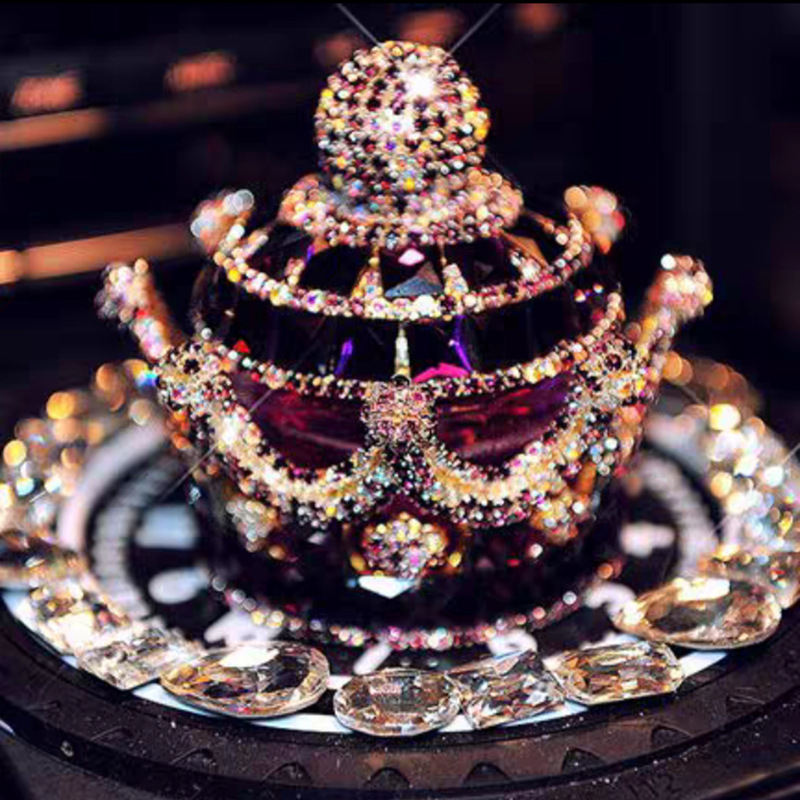 车载香薰空调出风口装饰水钻天鹅车内装饰品女士汽车香水香氛摆件