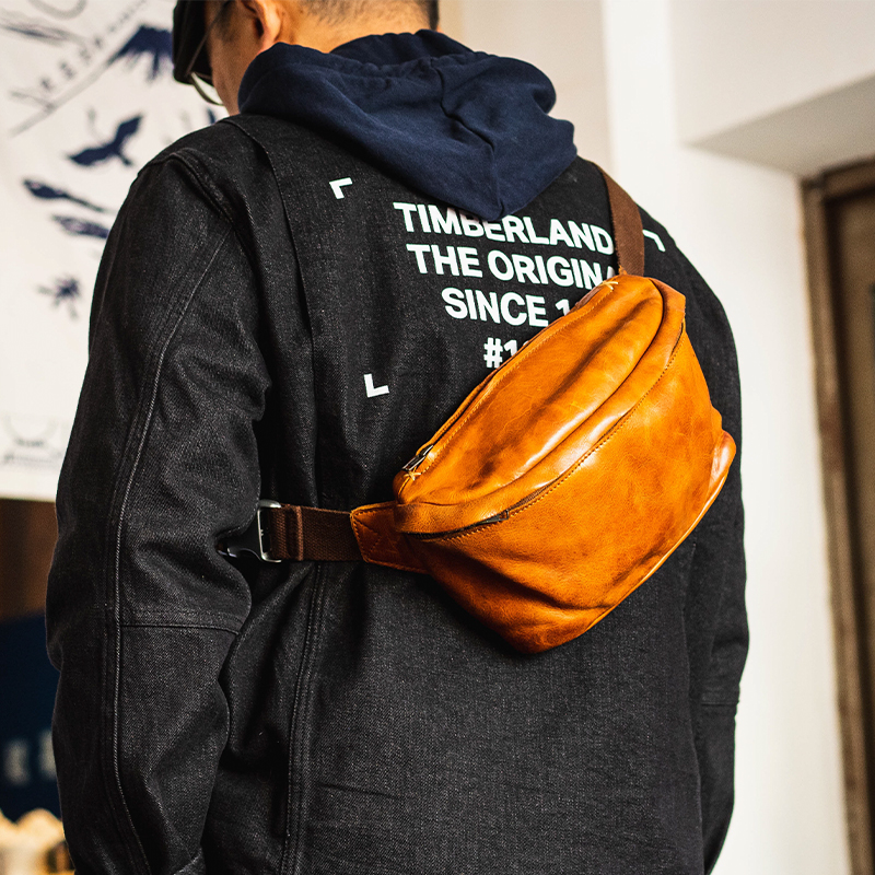 男士休闲户外真皮复古潮流个性胸包 