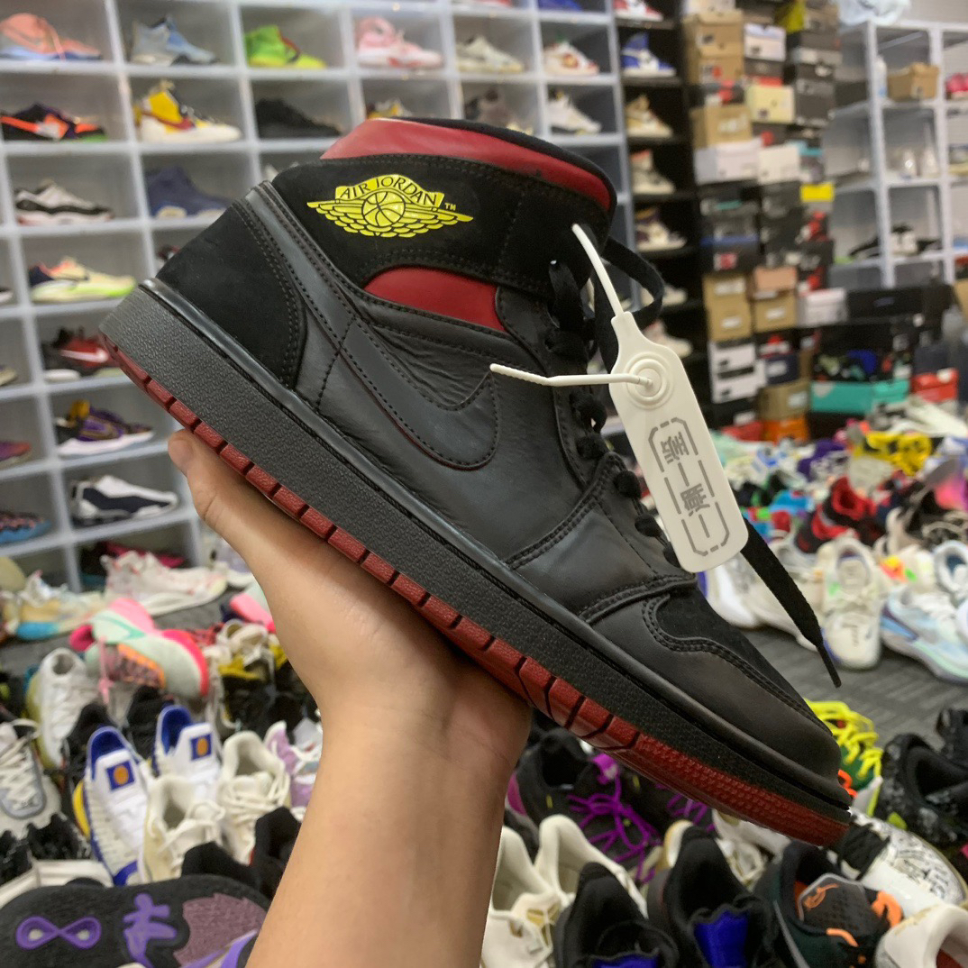 43码/AJ1 Mid 最后一投 9新 公价2889 554724-076