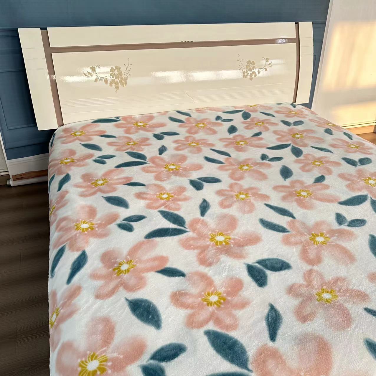 牛奶绒被套  粉色樱花200*230简约保暖多功能高奢奶绒印花     