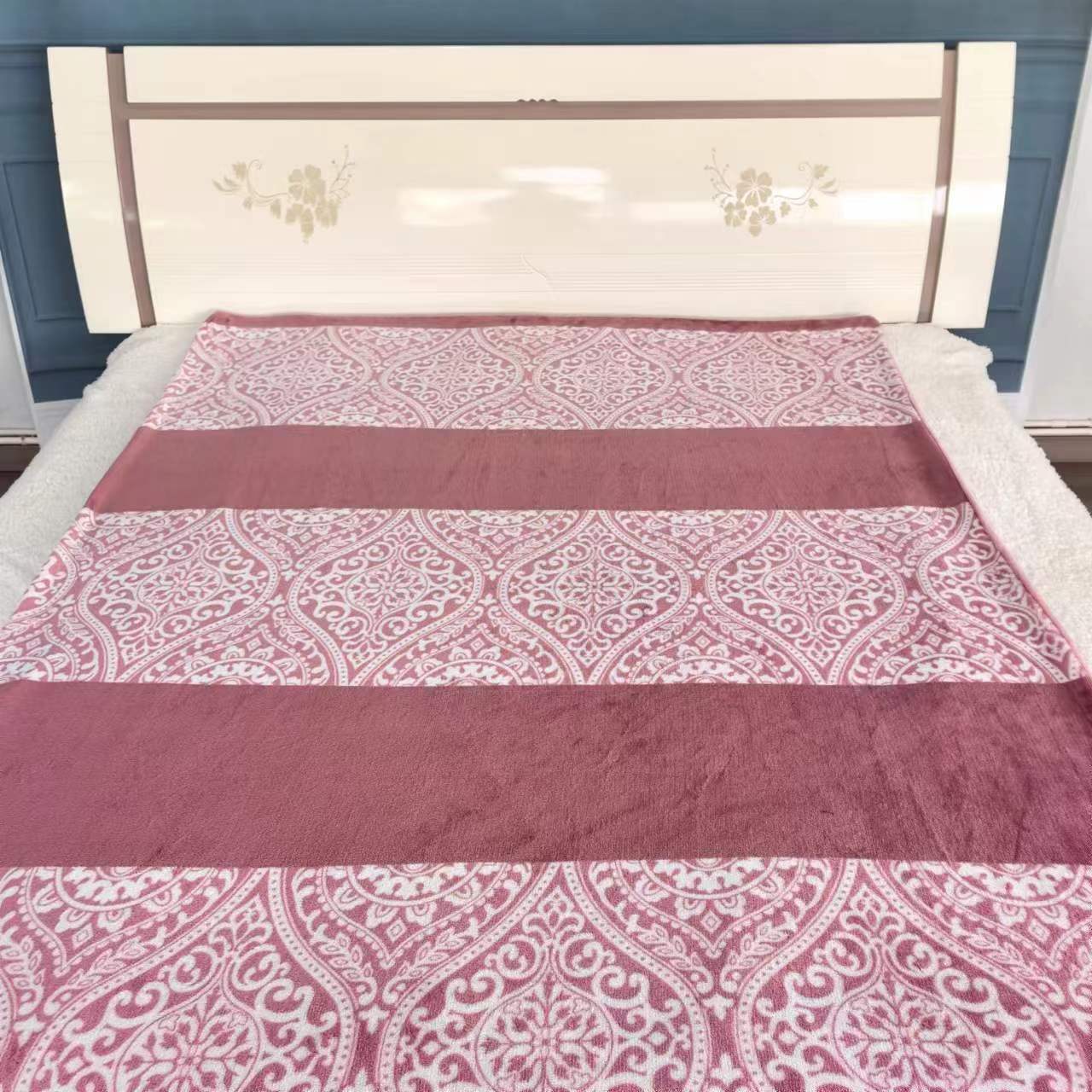 牛奶绒被套  粉色图腾150*200简约保暖多功能高奢奶绒印花       