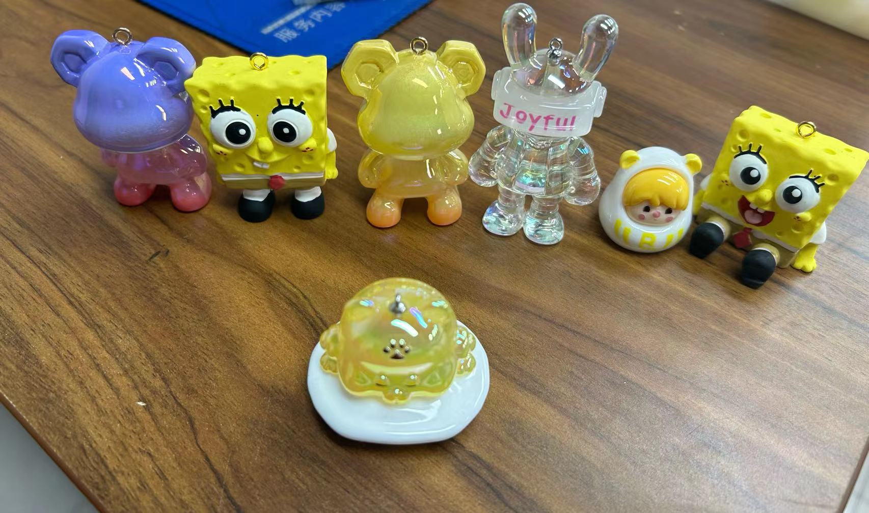 随机公仔一个